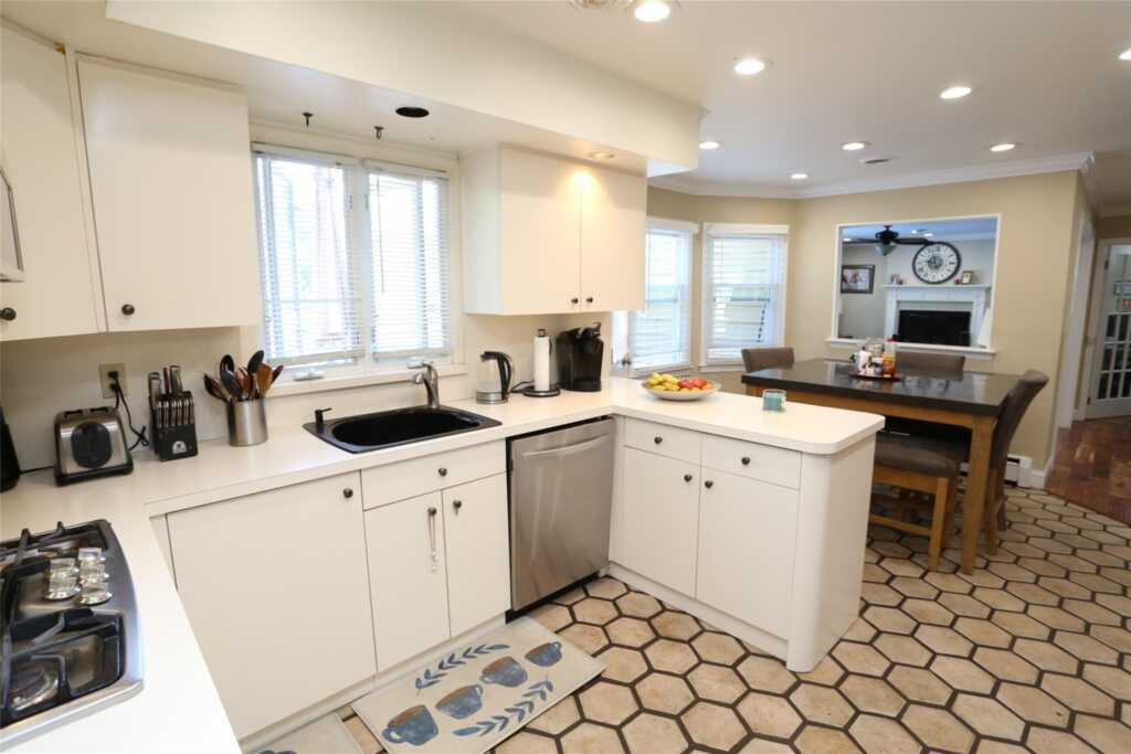 6 Penn Court, New City, NY 10956 - Photo 15 of 48