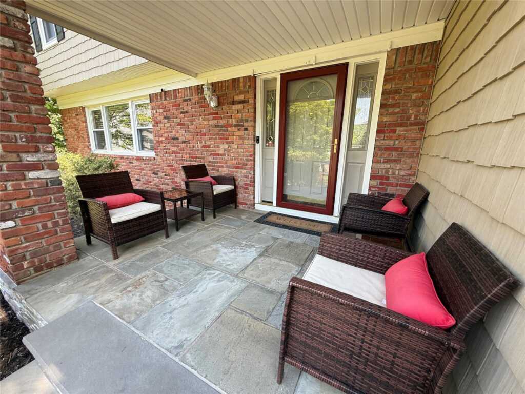 6 Penn Court, New City, NY 10956 - Photo 3 of 48