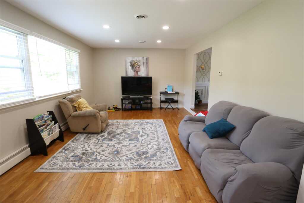 6 Penn Court, New City, NY 10956 - Photo 6 of 48