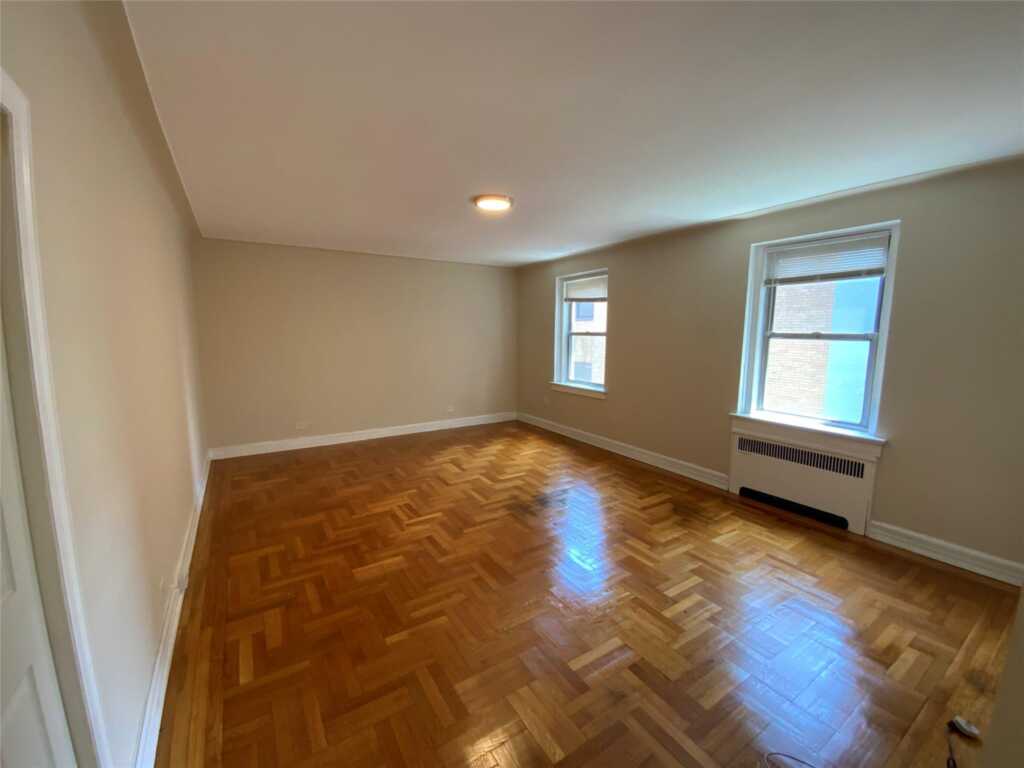 1 Broadway, Unit #4M, White Plains, NY 10601 - Photo 4 of 8