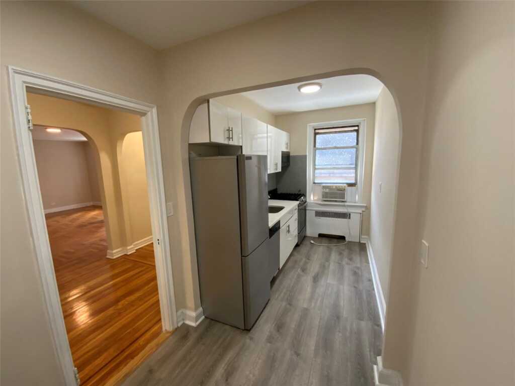 1 Broadway, Unit #4M, White Plains, NY 10601 - Photo 7 of 8