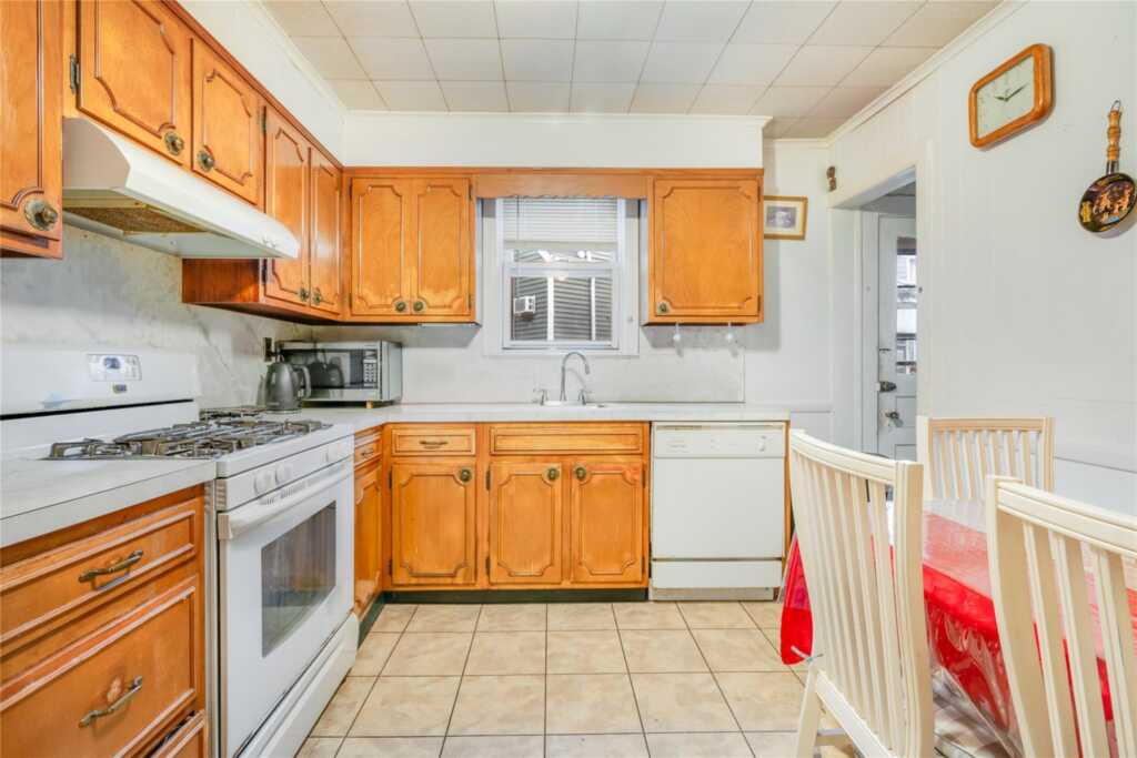 564 Westchester Avenue, Rye, NY 10573 - Photo 10 of 28