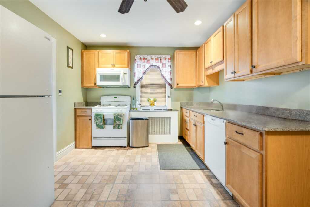 564 Westchester Avenue, Rye, NY 10573 - Photo 17 of 28