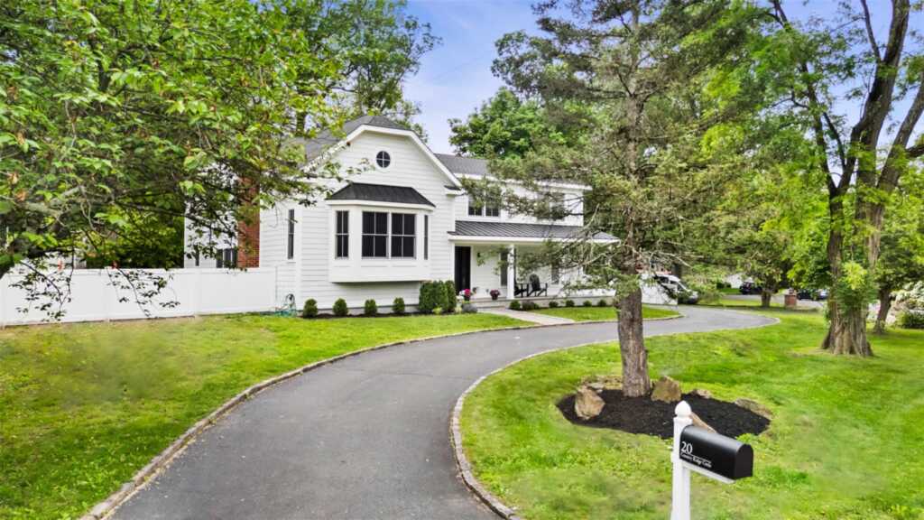 20 Country Ridge Circle, Rye, NY 10573 - Photo 2 of 29