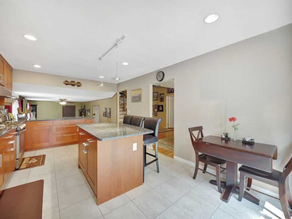 7 Medford Place, Nanuet, NY 10954 - Photo 16 of 37