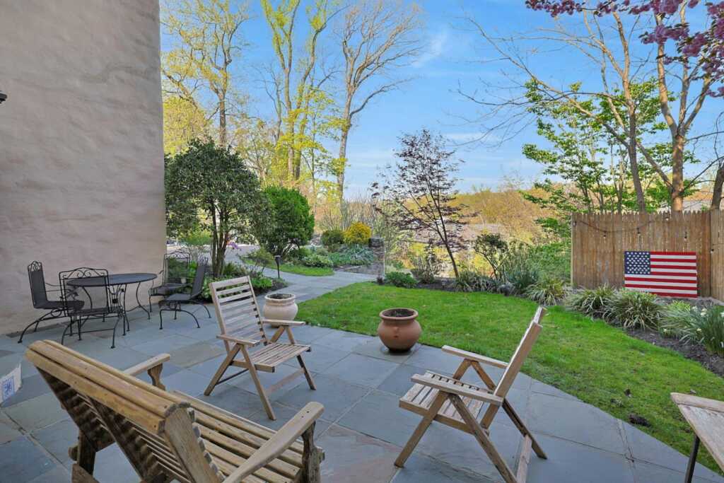 286 Lyncroft Road, New Rochelle, NY 10804 - Photo 29 of 33
