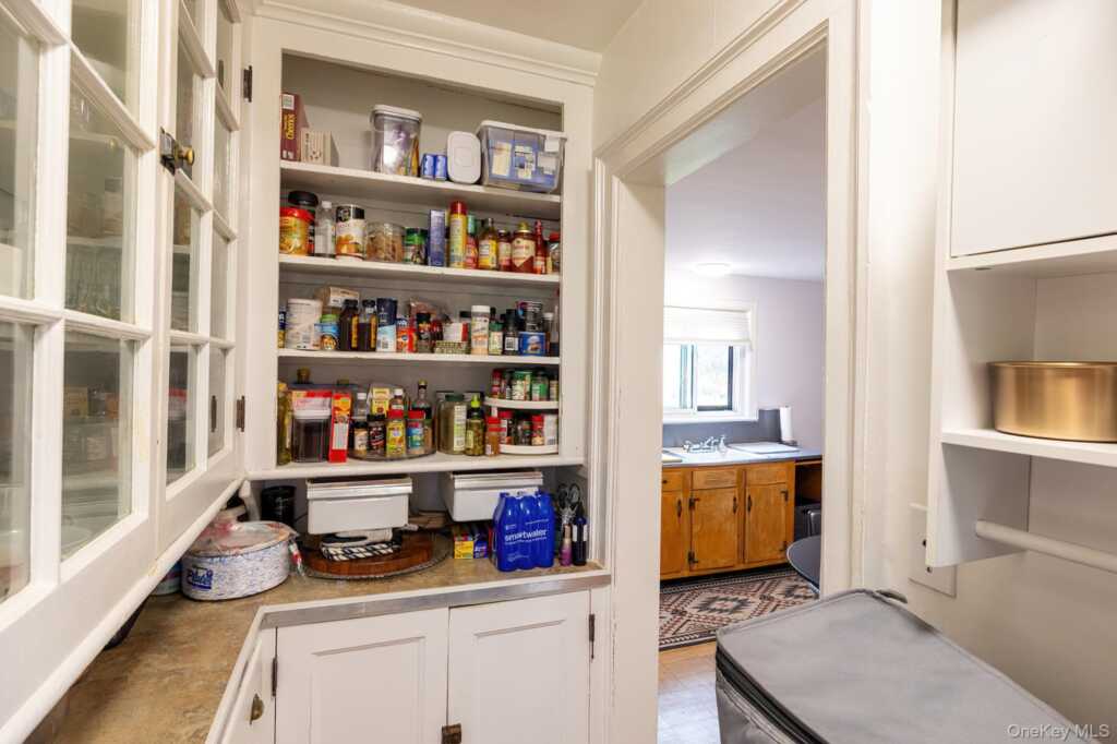 25 Midland Avenue, White Plains, NY 10606 - Photo 12 of 37