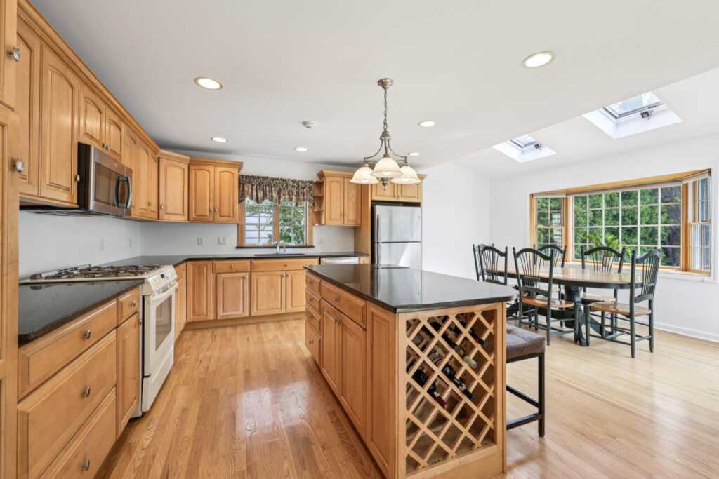 45 Valley Terrace, Rye, NY 10573 - Photo 10 of 33