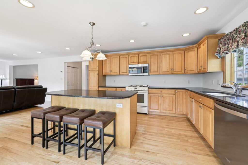 45 Valley Terrace, Rye, NY 10573 - Photo 11 of 33