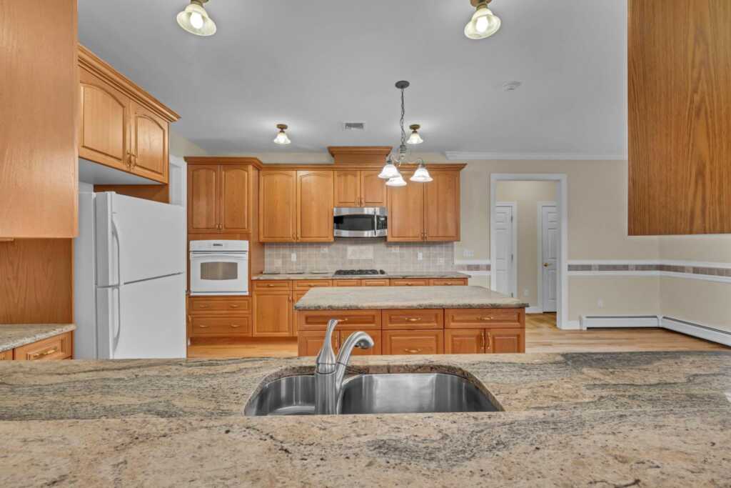 9 Joseph Bow Court, Pearl River, NY 10965 - Photo 12 of 43