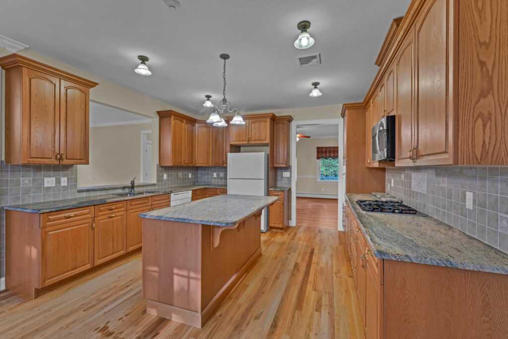9 Joseph Bow Court, Pearl River, NY 10965 - Photo 13 of 43