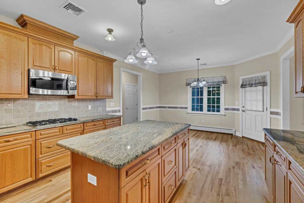 9 Joseph Bow Court, Pearl River, NY 10965 - Photo 14 of 43