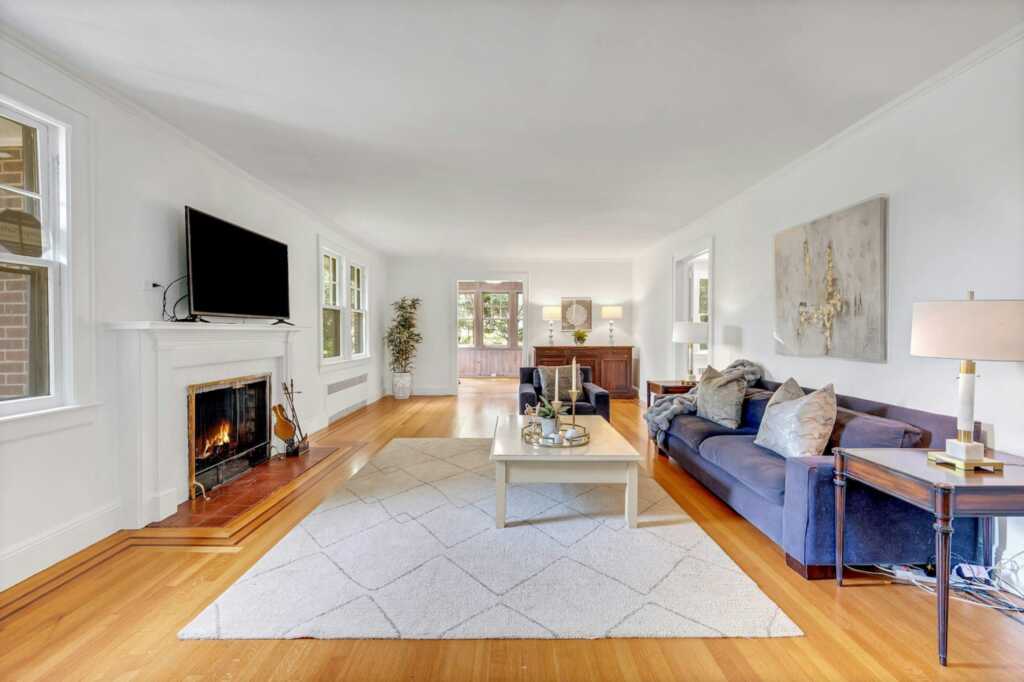 11 Oxford Road, White Plains, NY 10605 - Photo 3 of 47