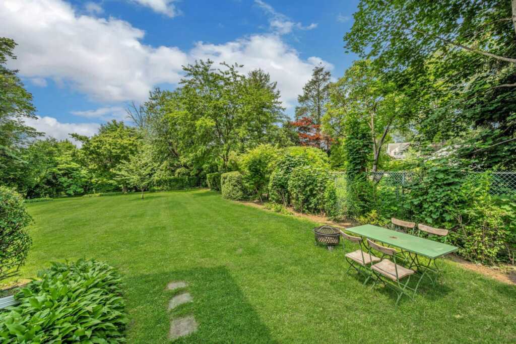 11 Oxford Road, White Plains, NY 10605 - Photo 35 of 47