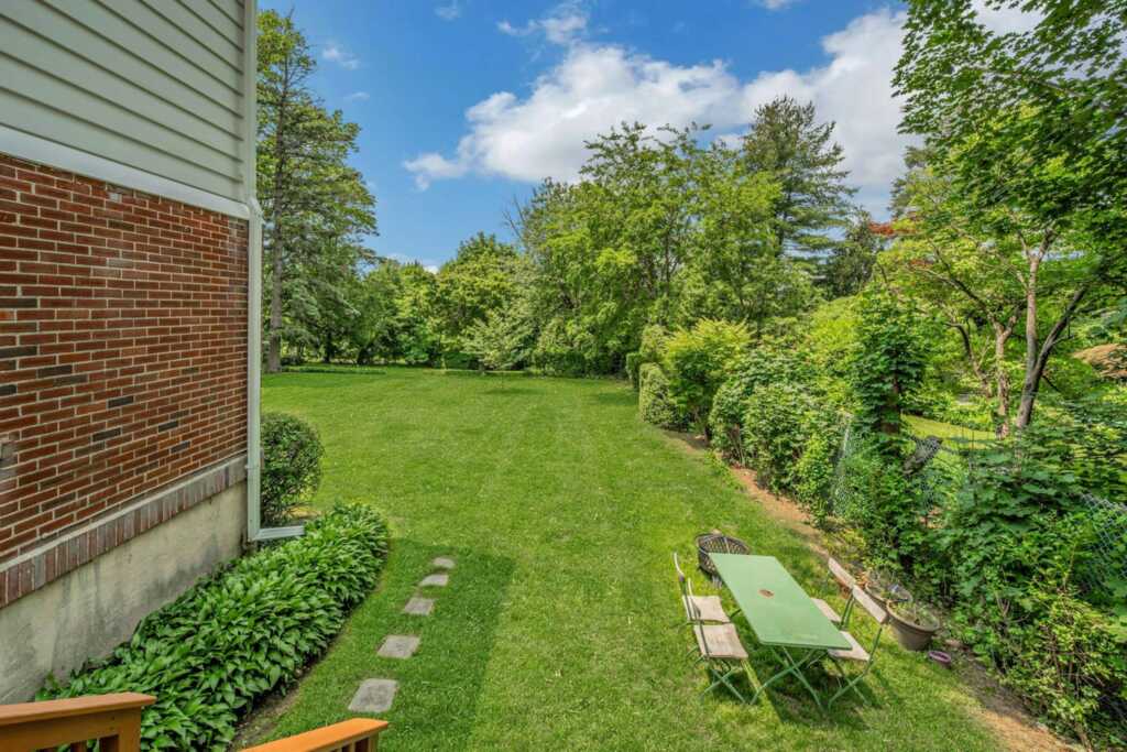 11 Oxford Road, White Plains, NY 10605 - Photo 41 of 47