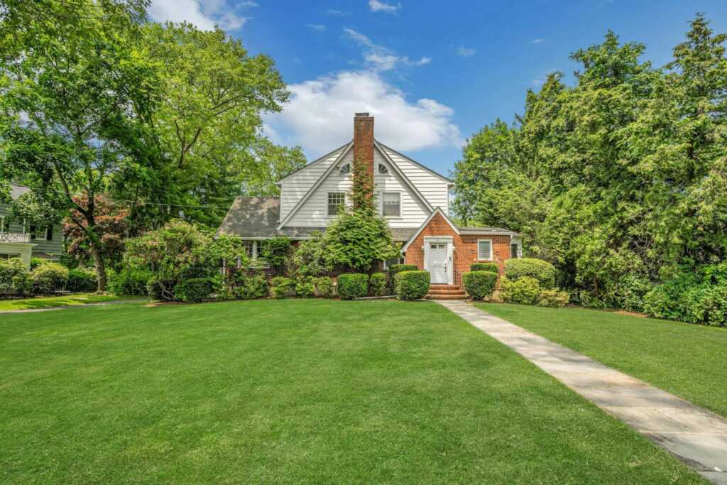 11 Oxford Road, White Plains, NY 10605 - Photo 45 of 47