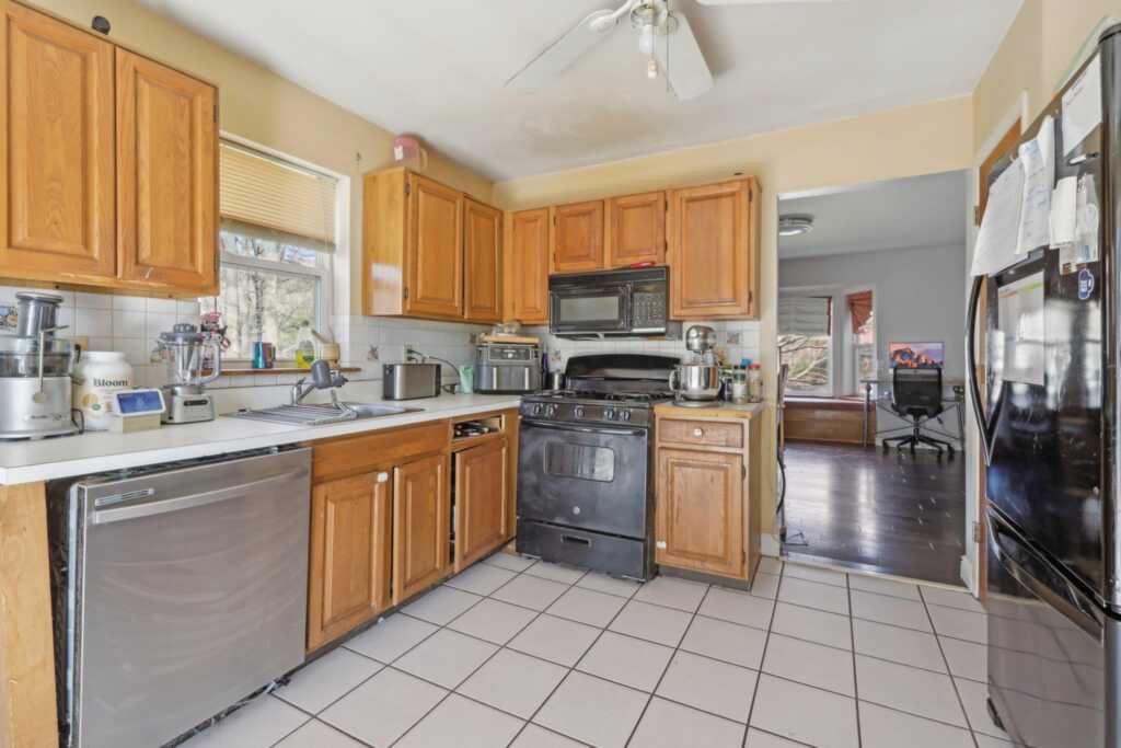 403 Haverstraw Road, Suffern, NY 10901 - Photo 7 of 28