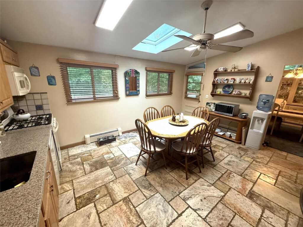 10 Carriage Lane, New City, NY 10956 - Photo 14 of 40