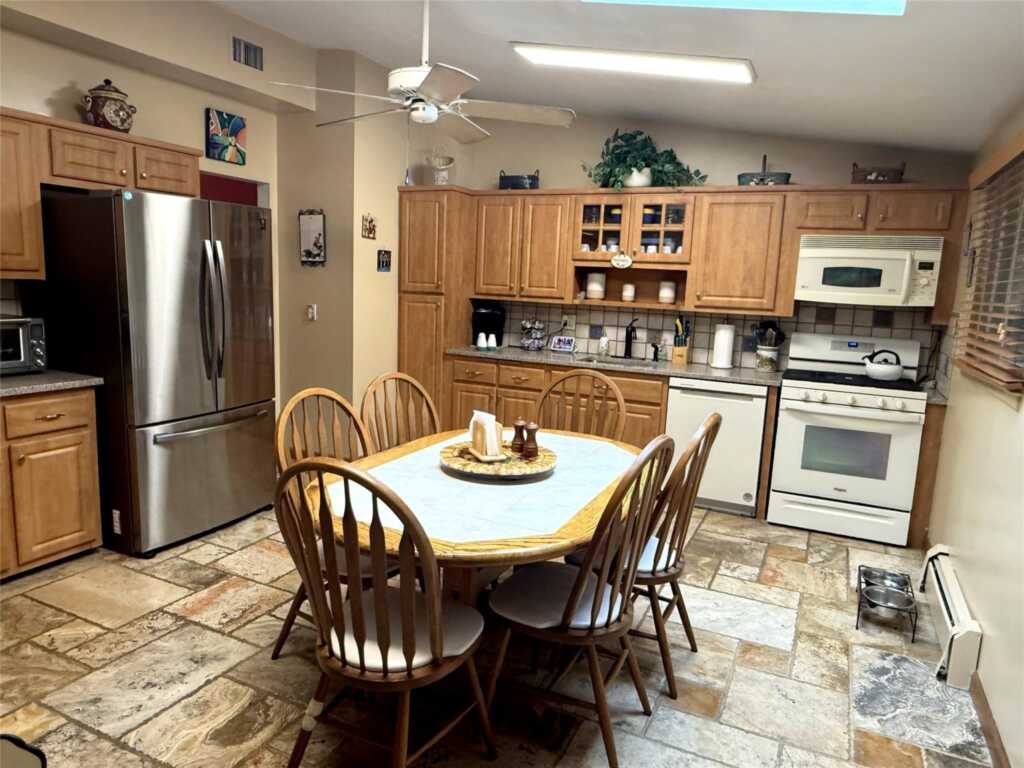 10 Carriage Lane, New City, NY 10956 - Photo 17 of 40