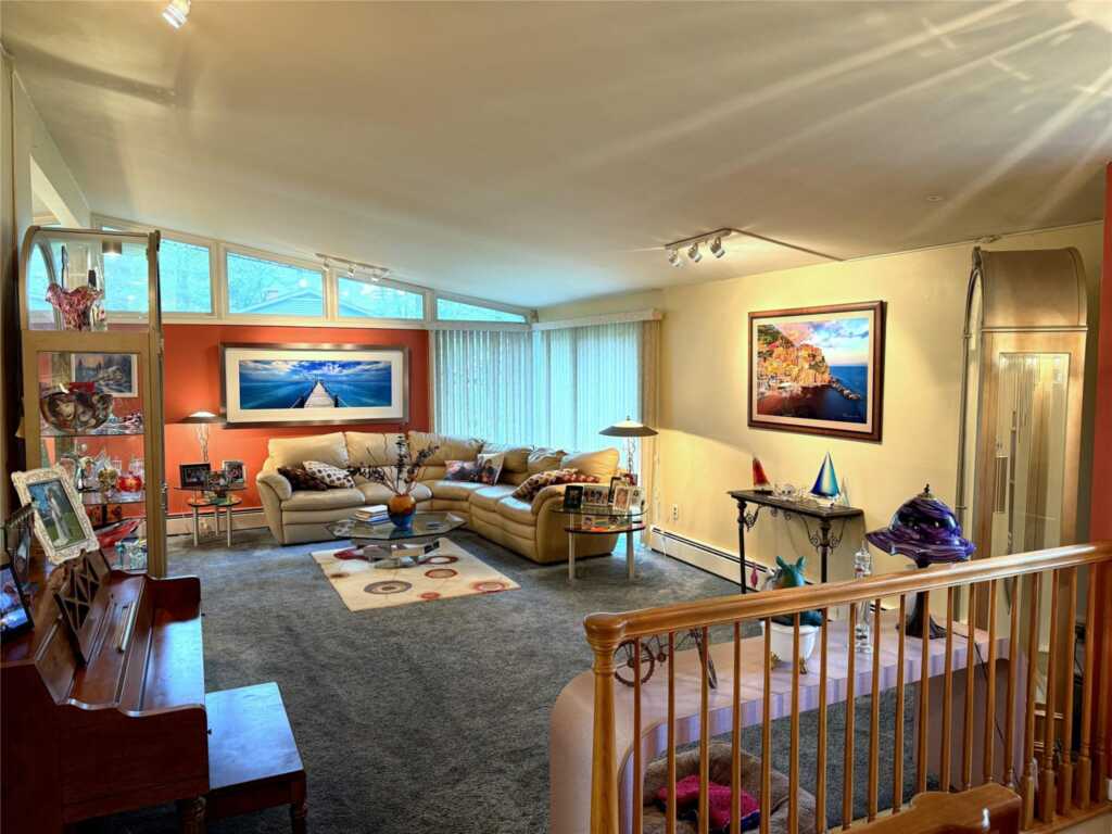 10 Carriage Lane, New City, NY 10956 - Photo 6 of 40
