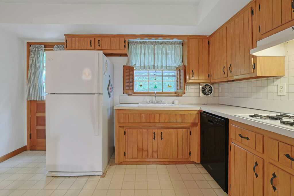 13 Old Brick Road, New City, NY 10956 - Photo 6 of 36