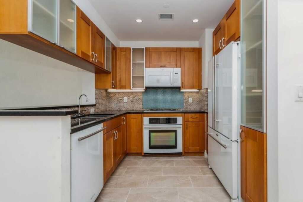 175 Huguenot Street, New Rochelle, NY 10801 - Photo 8 of 33
