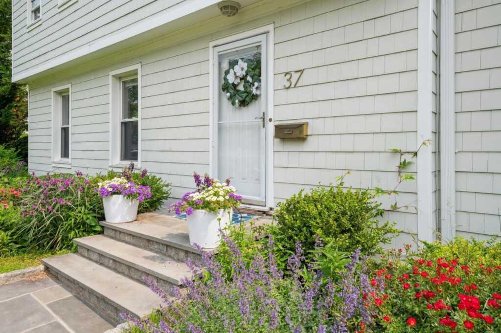 37 Oakland Beach Avenue, Rye, NY 10580 - Photo 2 of 44