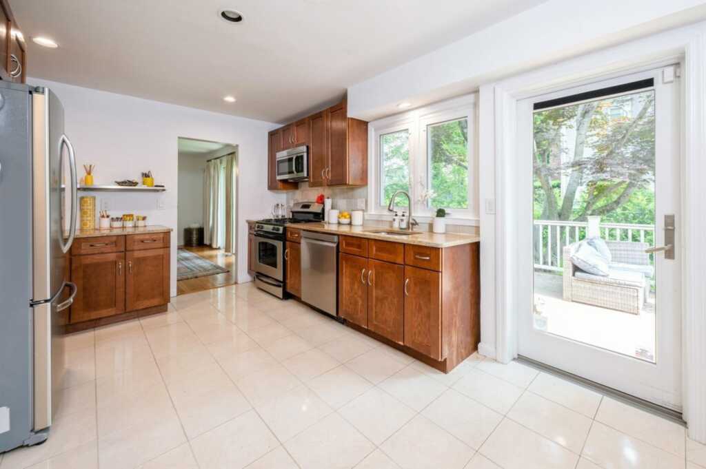 37 Oakland Beach Avenue, Rye, NY 10580 - Photo 7 of 44