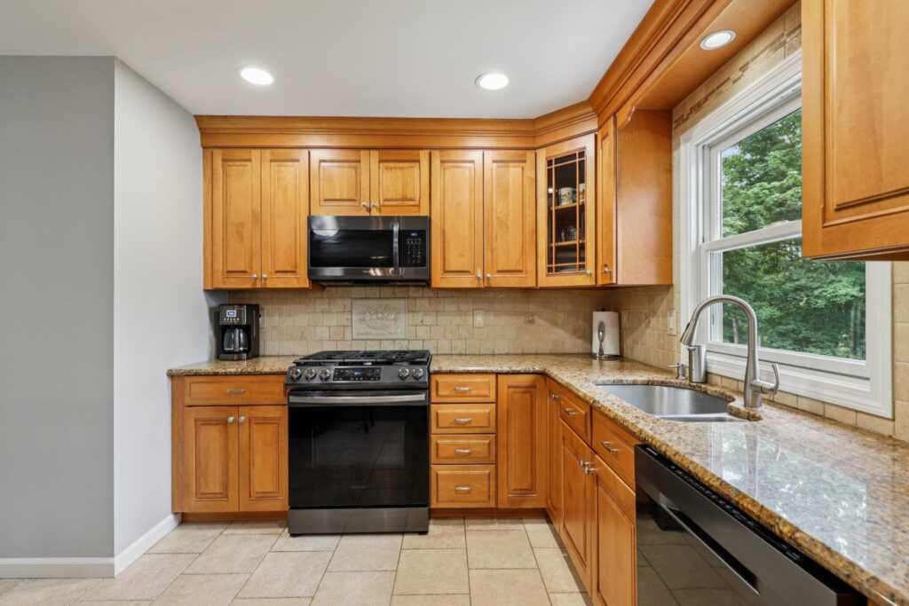 118 & 114 Standish Drive, Pearl River, NY 10965 - Photo 11 of 45