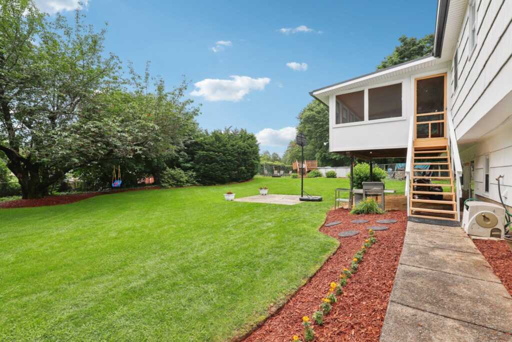 118 & 114 Standish Drive, Pearl River, NY 10965 - Photo 29 of 45