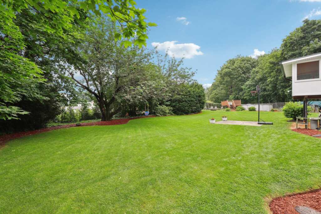 118 & 114 Standish Drive, Pearl River, NY 10965 - Photo 30 of 45