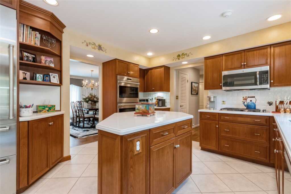 44 Snowdrop Drive, New City, NY 10956 - Photo 8 of 36