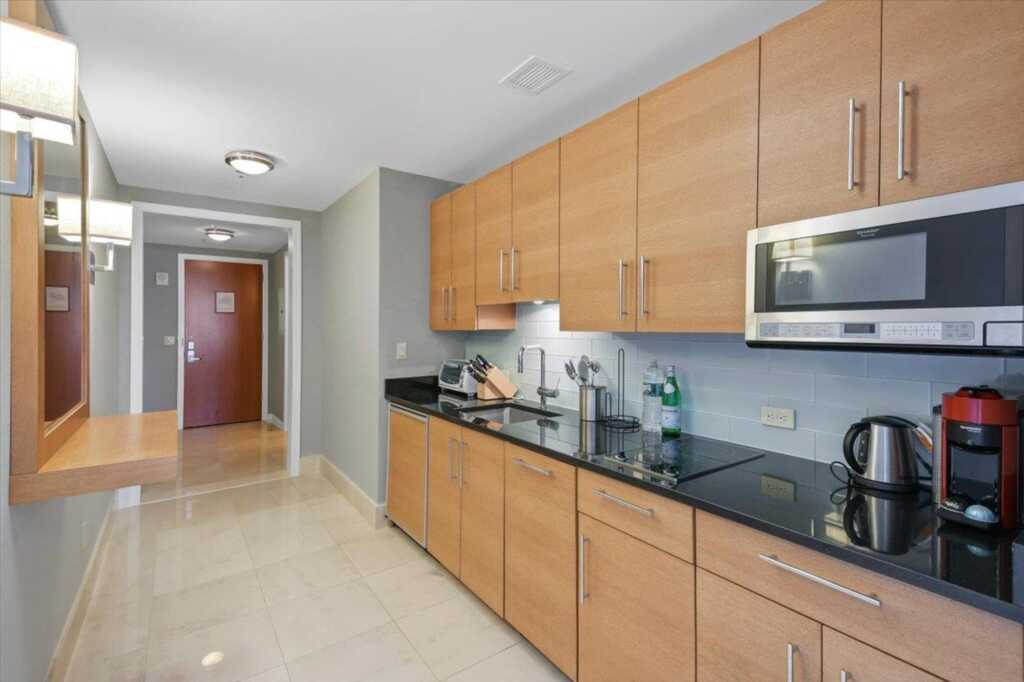 1 Renaissance Square, Unit #9A, White Plains, NY 10601 - Photo 5 of 10