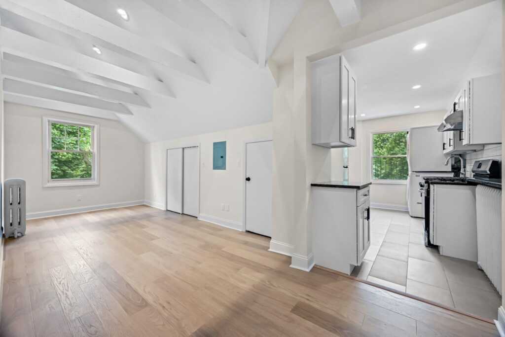 12 Thomas Place, Unit #3, New Rochelle, NY 10801 - Photo 2 of 7
