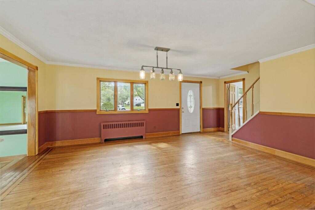 4 Burda Place, New City, NY 10956 - Photo 7 of 34