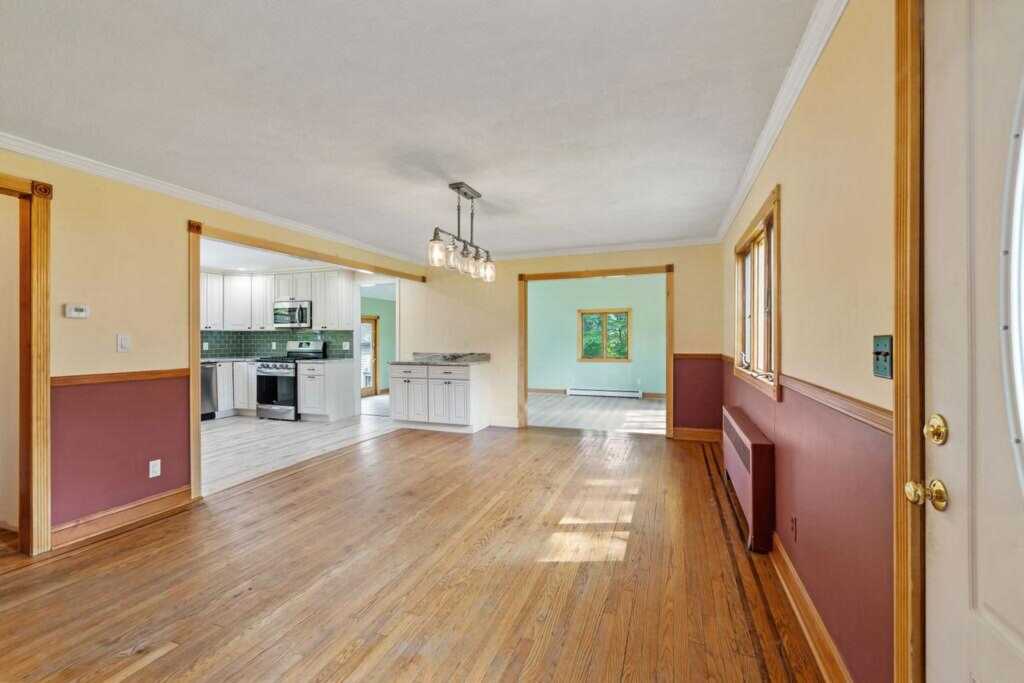 4 Burda Place, New City, NY 10956 - Photo 9 of 34
