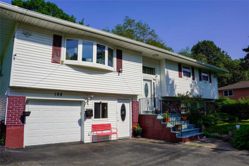 188 Middletown Road, Nanuet, NY 10954 - Photo 2 of 30