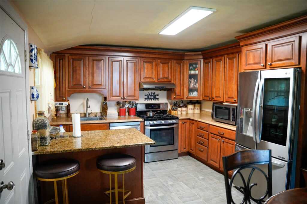 188 Middletown Road, Nanuet, NY 10954 - Photo 4 of 30