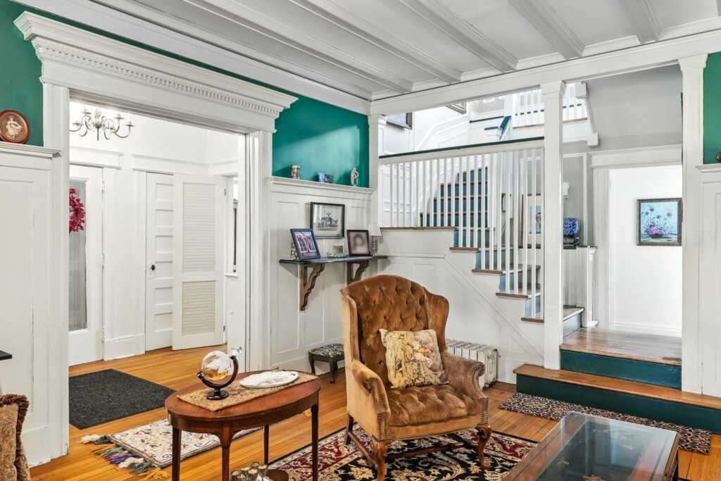 43 Broadview Avenue, New Rochelle, NY 10804 - Photo 10 of 50