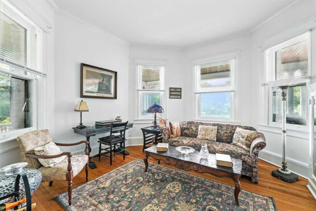 43 Broadview Avenue, New Rochelle, NY 10804 - Photo 11 of 50