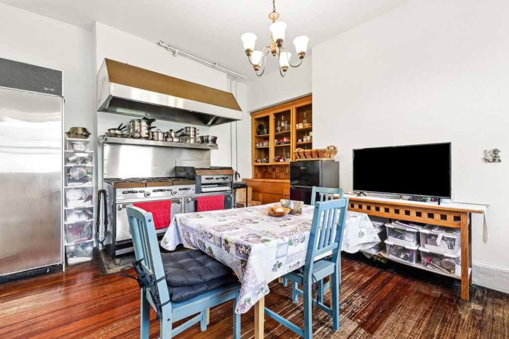 43 Broadview Avenue, New Rochelle, NY 10804 - Photo 19 of 50