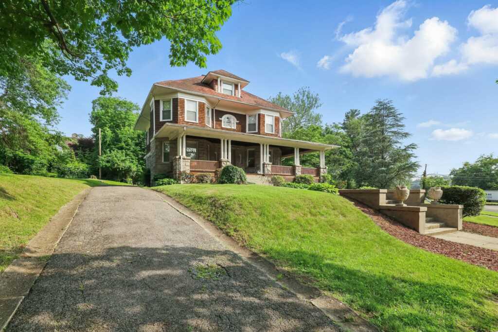 43 Broadview Avenue, New Rochelle, NY 10804 - Photo 2 of 50