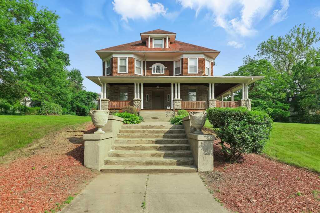 43 Broadview Avenue, New Rochelle, NY 10804 - Photo 3 of 50