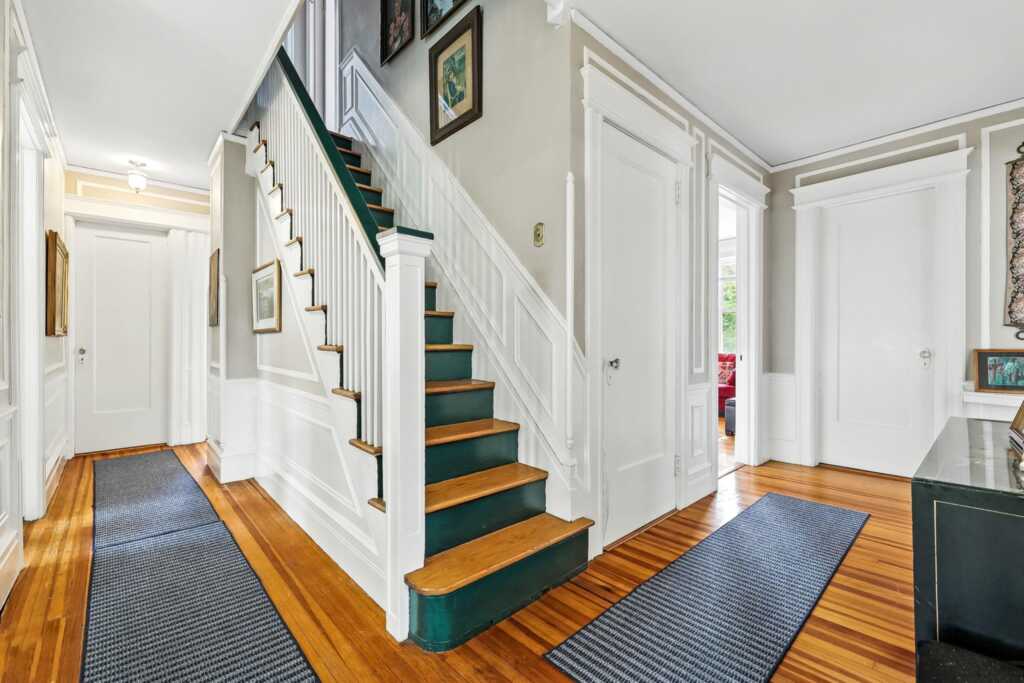 43 Broadview Avenue, New Rochelle, NY 10804 - Photo 6 of 50