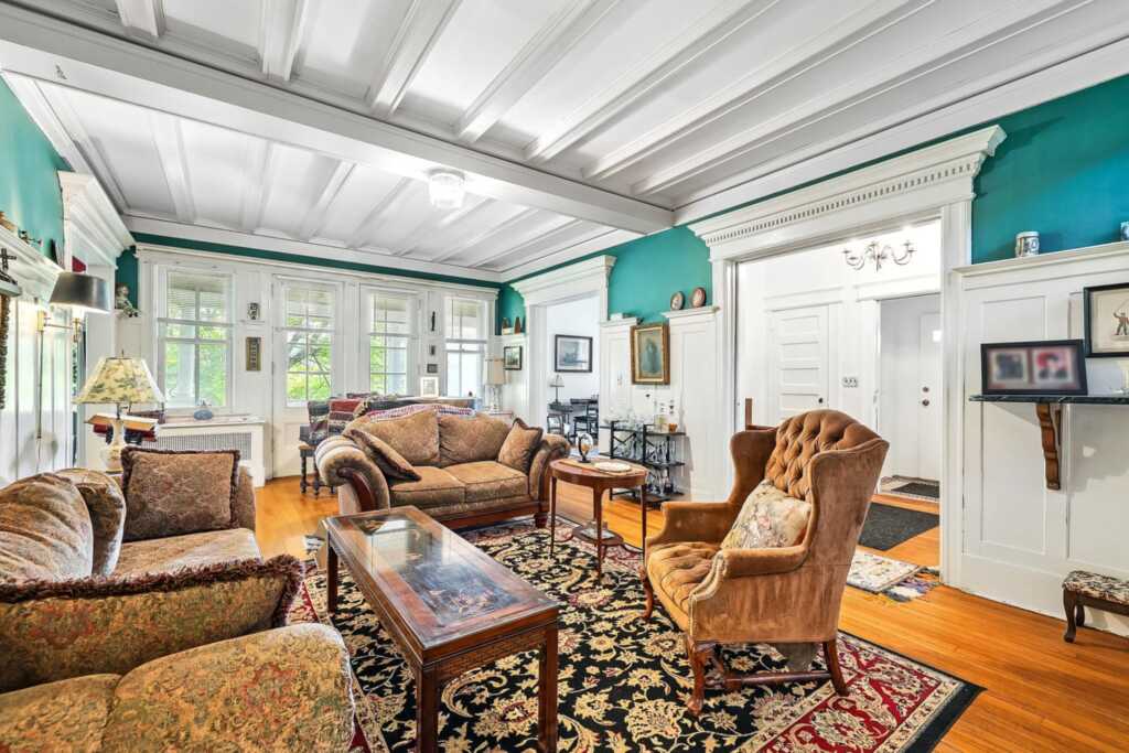 43 Broadview Avenue, New Rochelle, NY 10804 - Photo 7 of 50