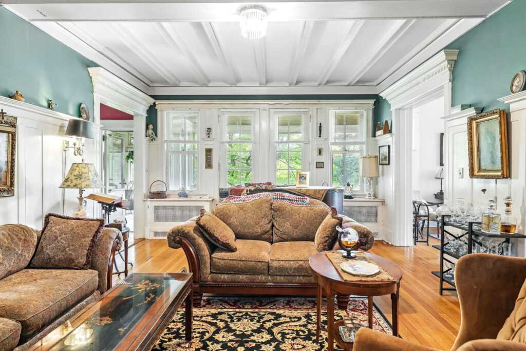 43 Broadview Avenue, New Rochelle, NY 10804 - Photo 8 of 50