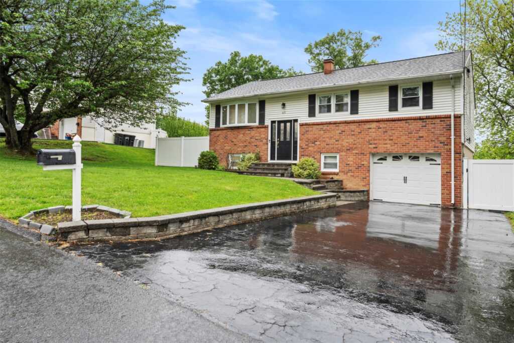 45 Maple Drive, Stony Point, NY 10980 - Photo 4 of 50