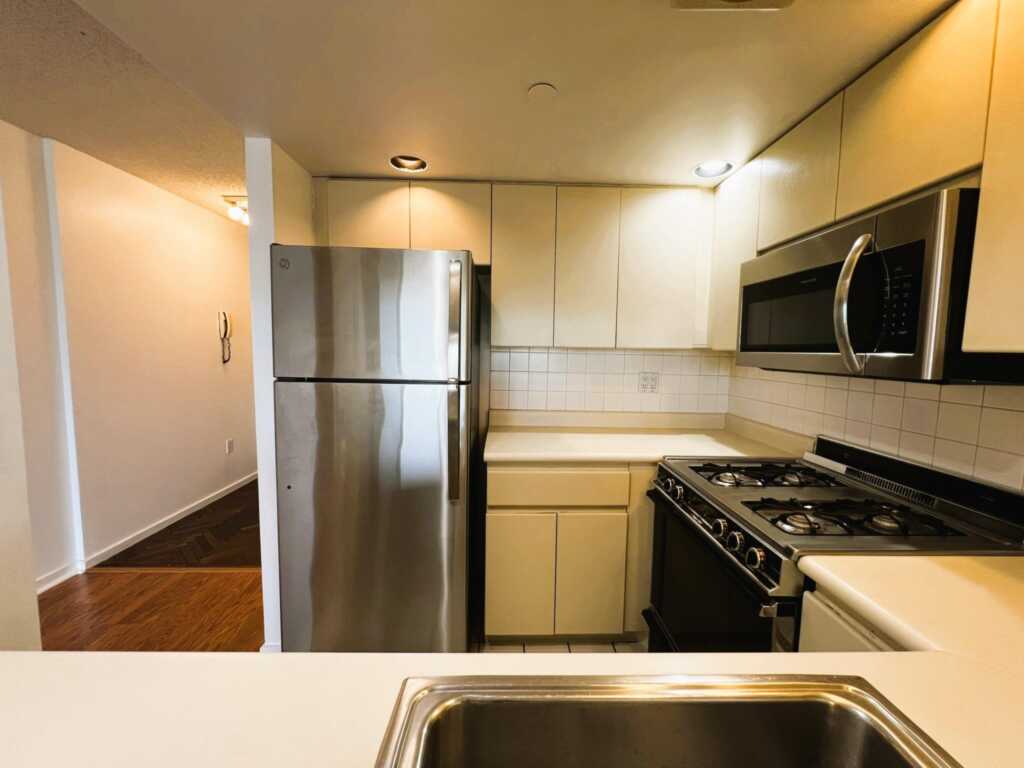 10 Stewart Place, Unit #5CE, White Plains, NY 10603 - Photo 20 of 37