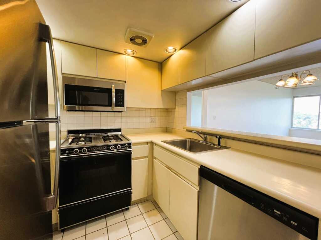 10 Stewart Place, Unit #5CE, White Plains, NY 10603 - Photo 21 of 37