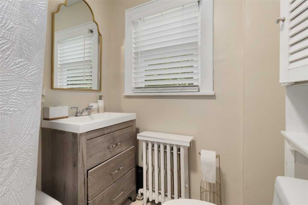 50 Askins Place, New Rochelle, NY 10801 - Photo 23 of 41